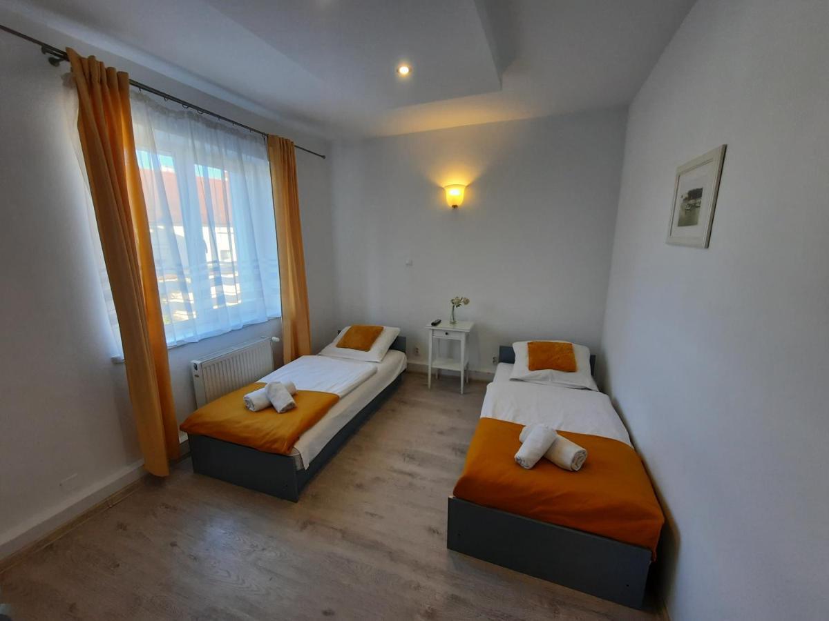 اينوفروسواف Lew Hostel المظهر الخارجي الصورة