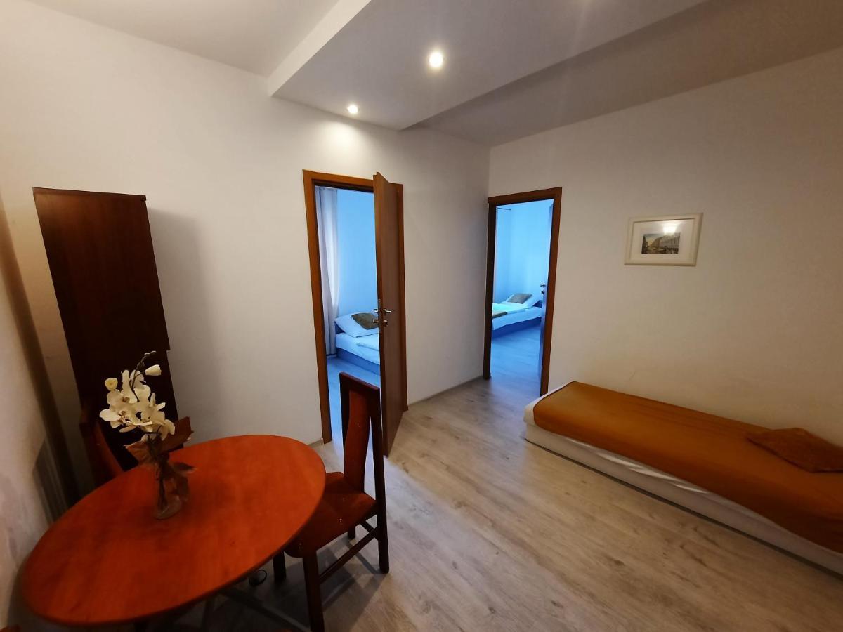 اينوفروسواف Lew Hostel المظهر الخارجي الصورة