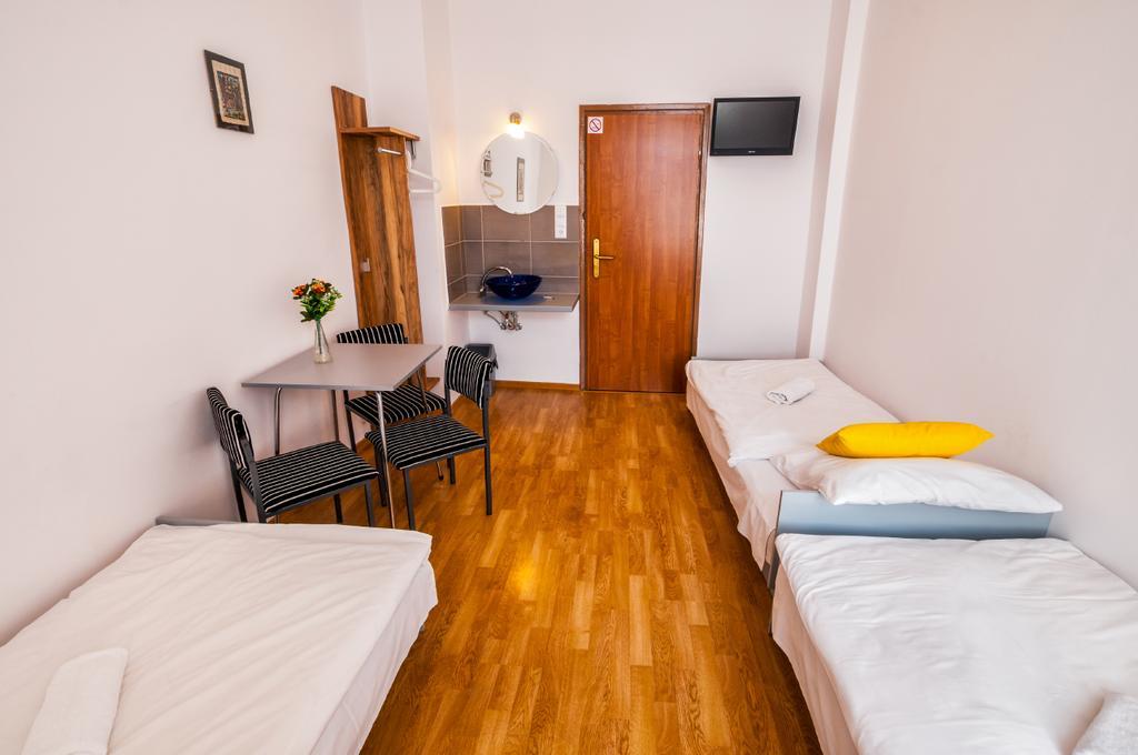 اينوفروسواف Lew Hostel المظهر الخارجي الصورة