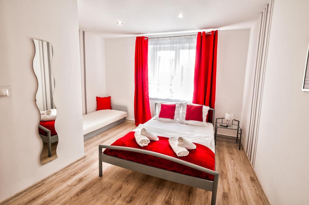 اينوفروسواف Lew Hostel المظهر الخارجي الصورة